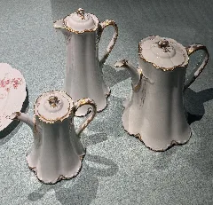 Selb, Porzellanikon, Kaffeekannen