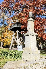 Siptenfelde, Kriegerdenkmal Und Glockenstapel