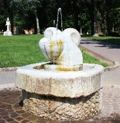 Spittal An Der Drau Brunnen Am Stadtpark