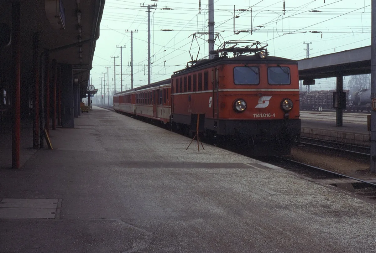 09.02.92 Attnang Puchheim 1141.016 (6192447363)