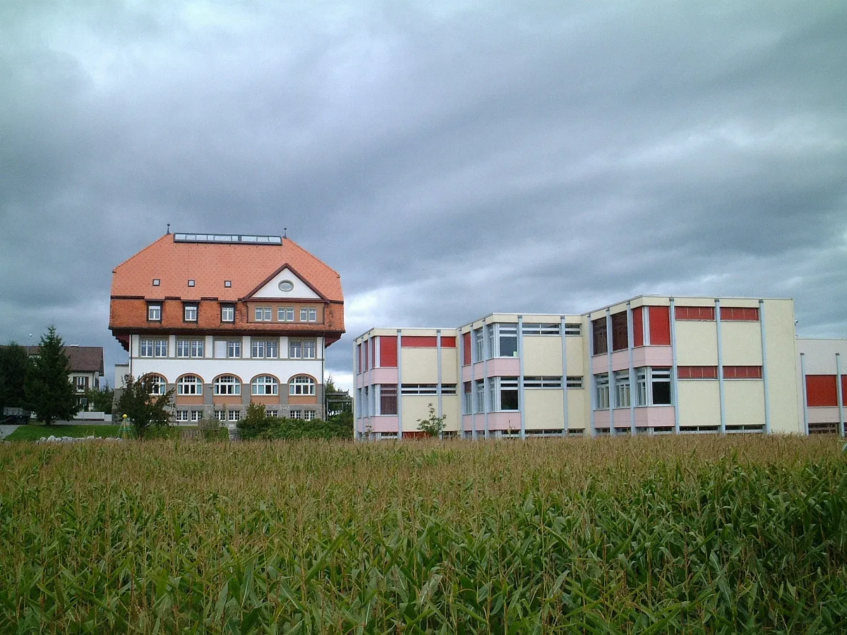 2001 09 16 Schulhaeuser Schmitten Fr 03
