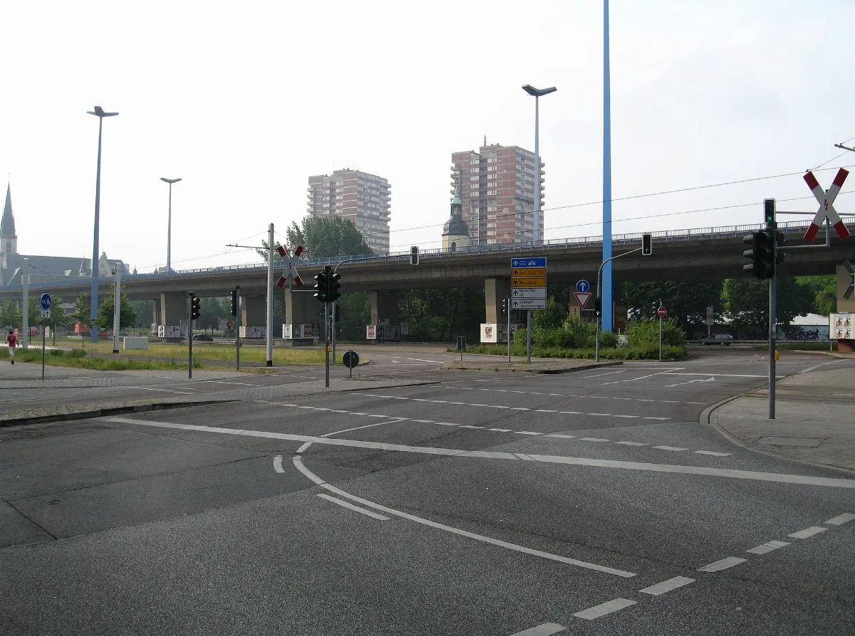 2008 06 Halle 02 Glauchaer Platz