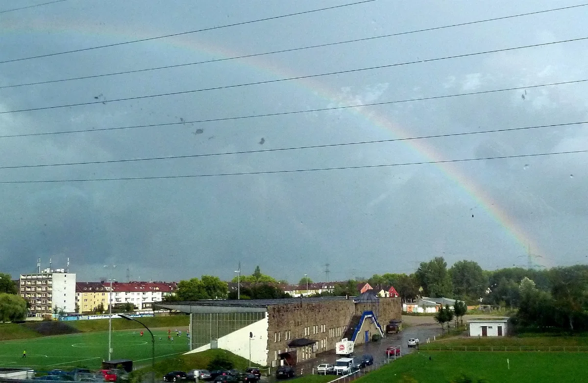 2010 08 07 Regenbogen Über Der Glückaufkampfbahn Auf Schalke Panoramio