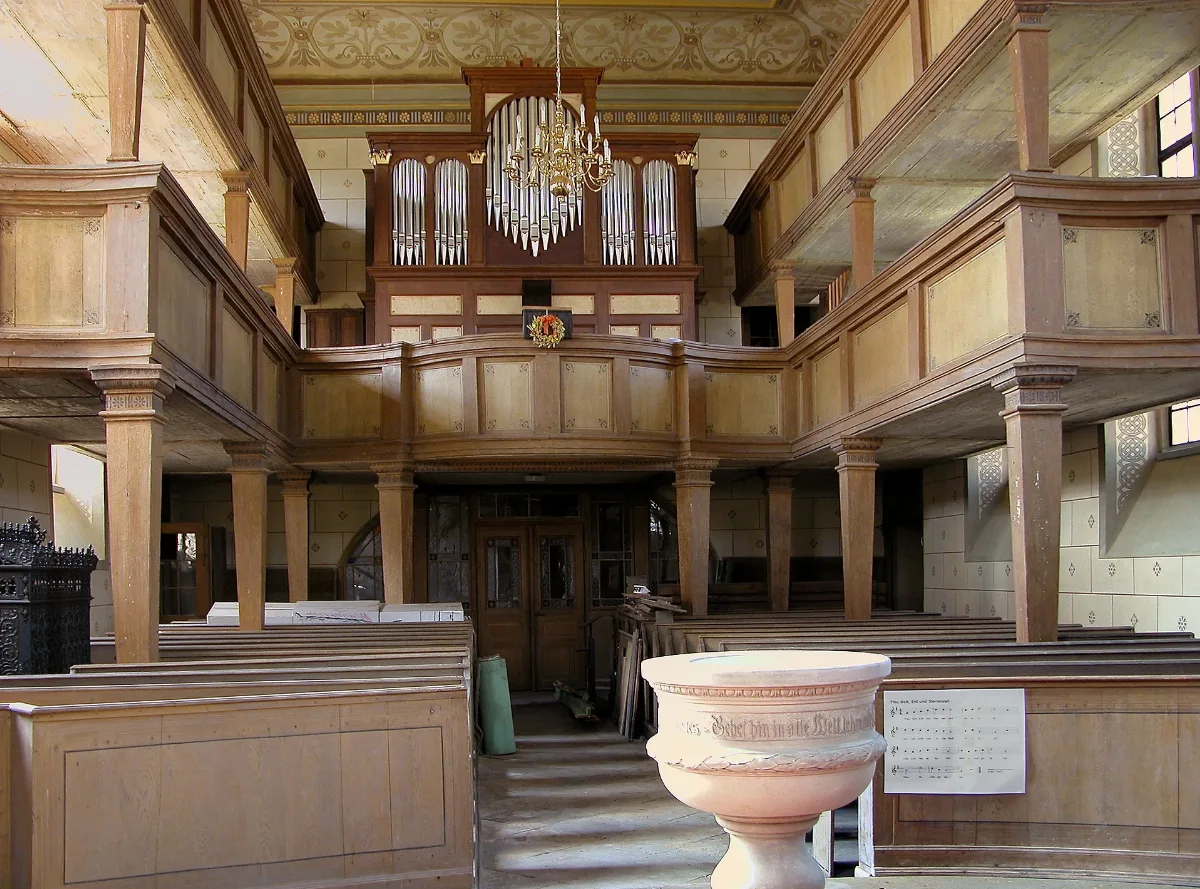 20110418815Dr Calbitz (Wermsdorf) Dorfkirche Zur Orgel