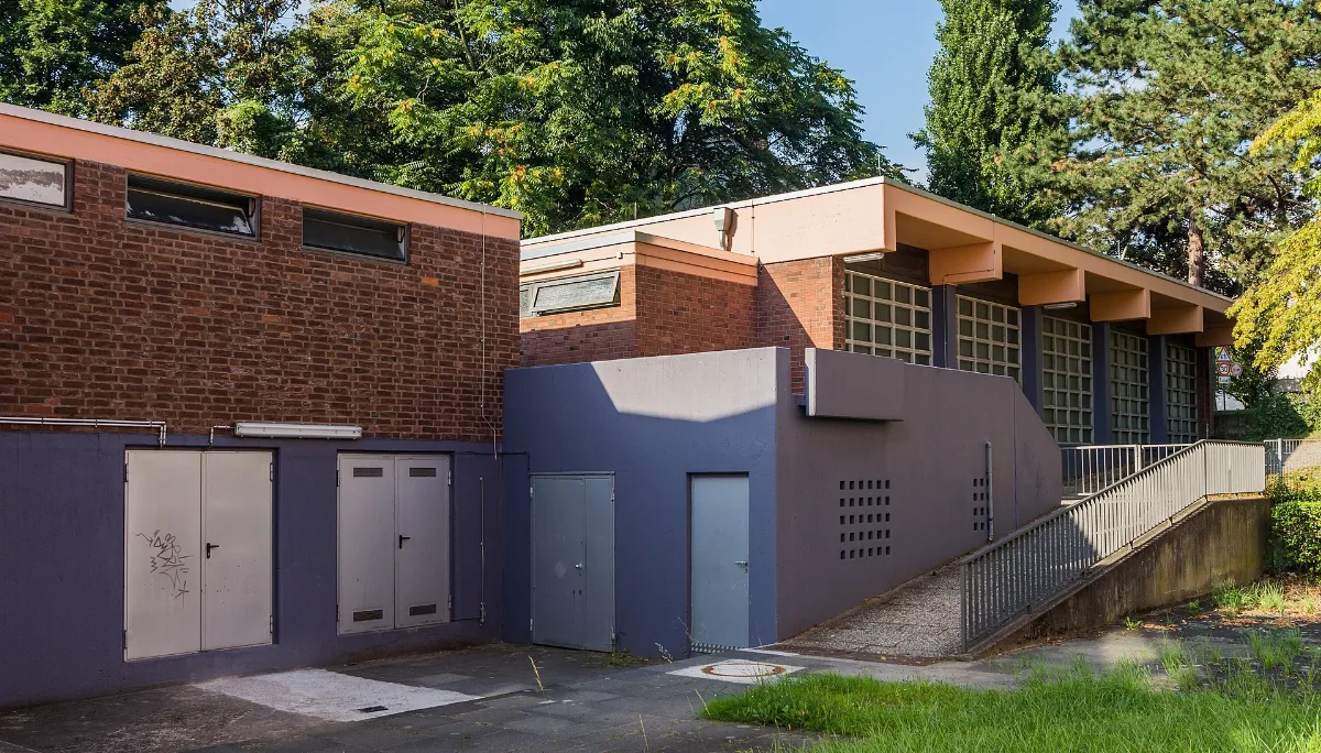 2013 09 02 Weiterbildungskolleg, Langwartweg 72, Bonn Dottendorf, Turnhalle Ii, Blickrichtung Norden Img 0947