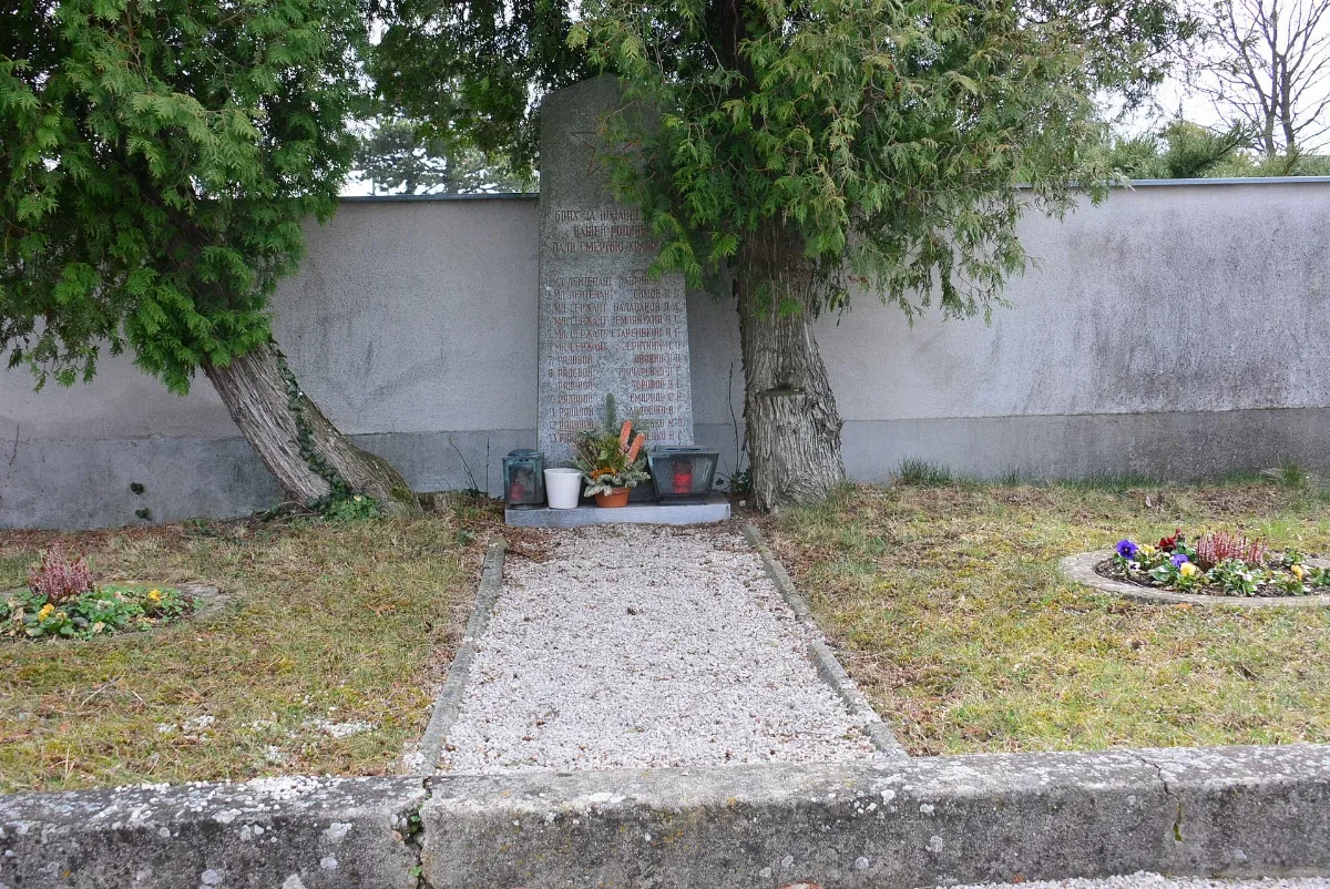 2017 03 11 Guentherz (2) Achau Friedhof Soldatenfriedhof Sowjetisch