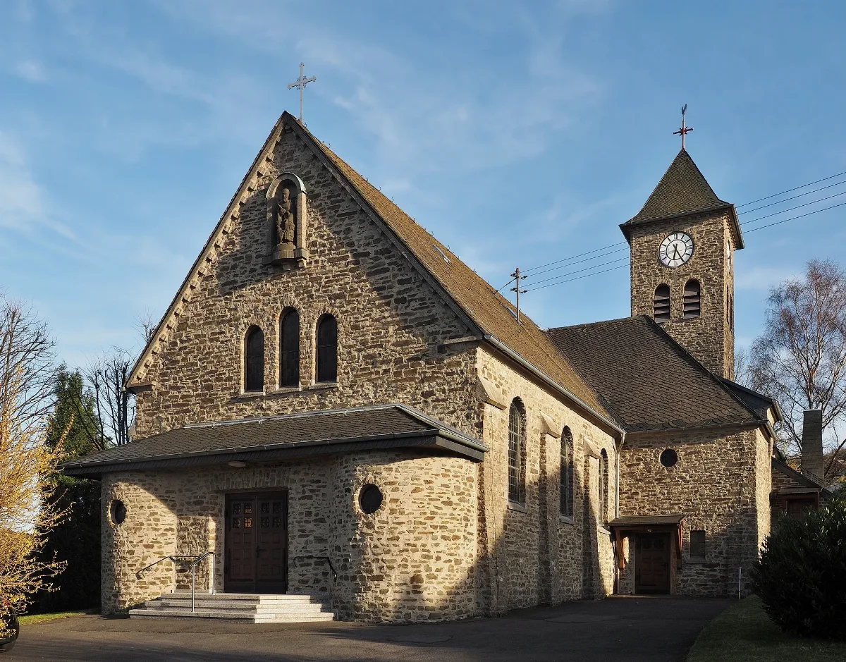 2017 Kirche Steineroth