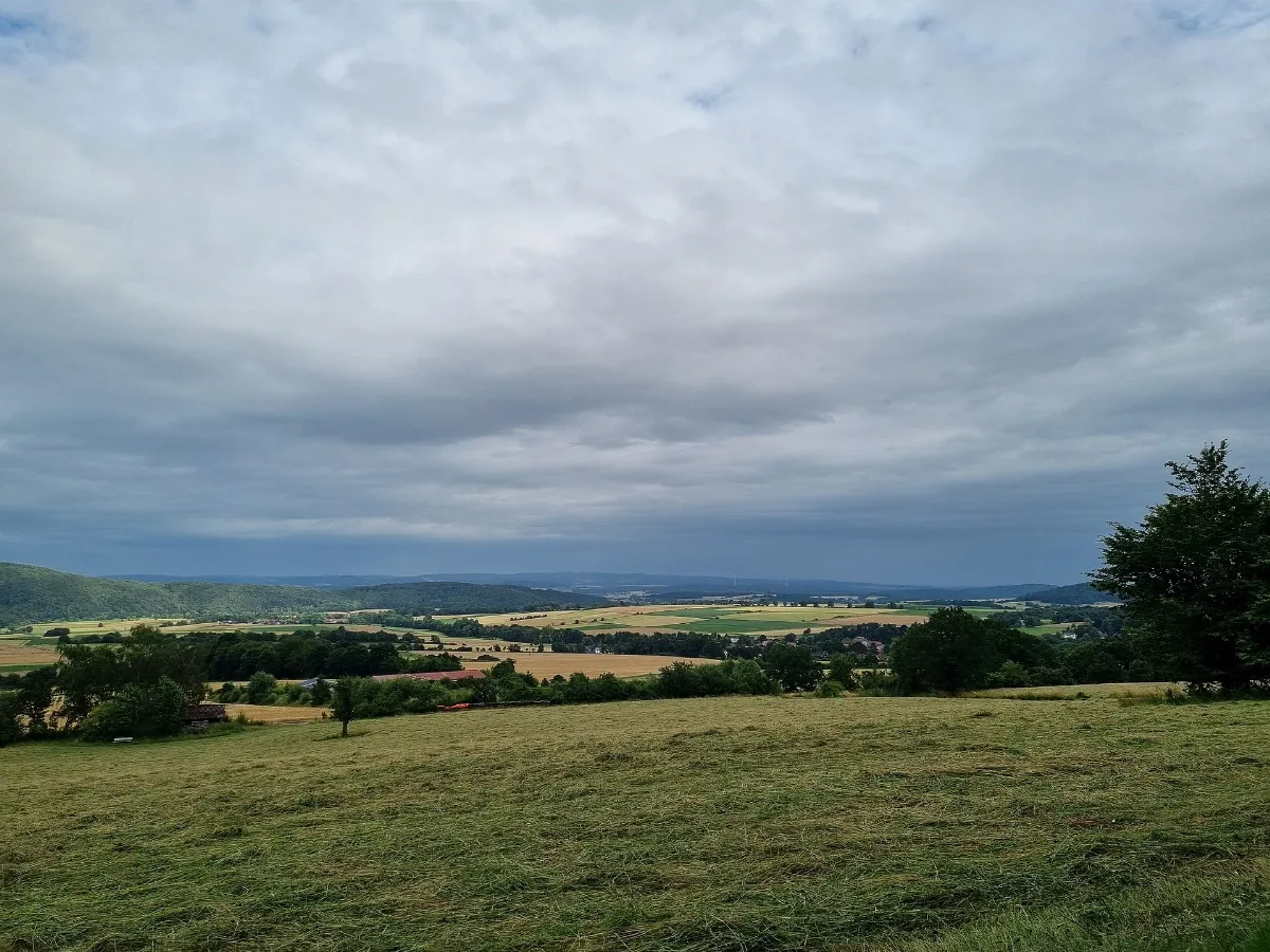 503 Planetenweg Zwischen Bad Zwesten Und Oberurff Schiffelborn, Blick Vom Waldrand Ins Tal Der Urff