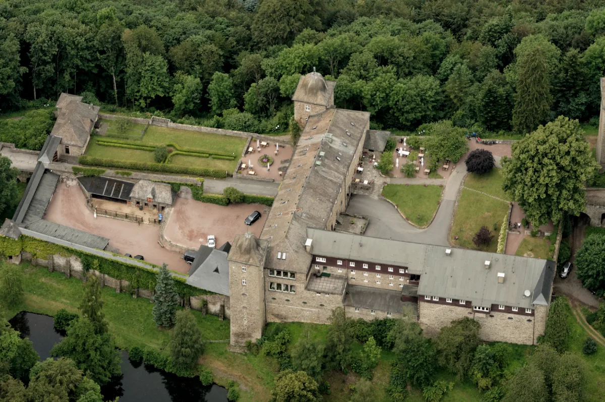 Attendorn Burg Schnellenberg Ffsn 3479