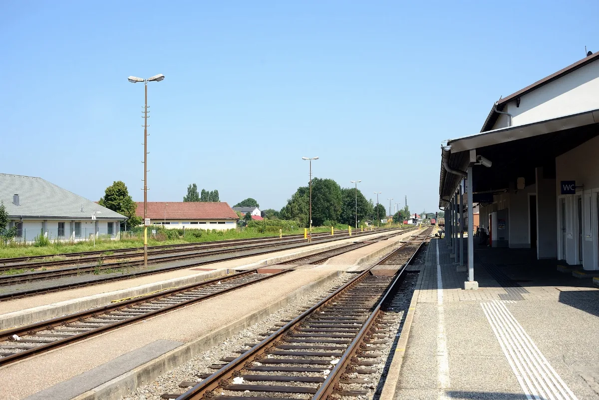 Bahnhof Braunau Am Inn Bahnsteige