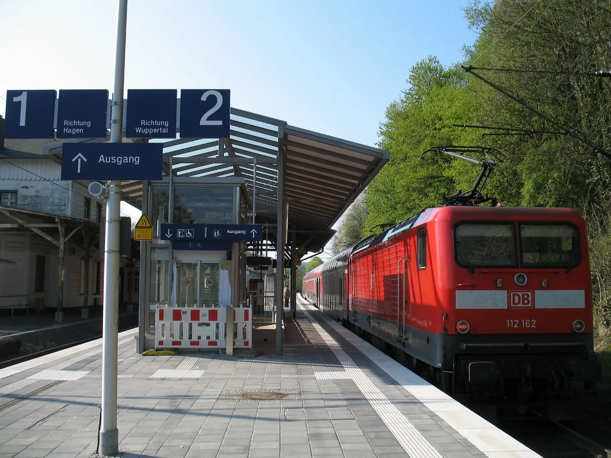 Bahnhof Ennepetal Gevelsberg April 2011 Mit Re7 Nach Krefeld Auf Gleis 2 Panoramio (1)