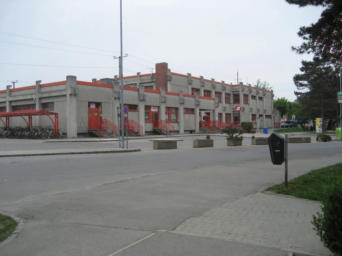 Bahnhof Stockerau 03