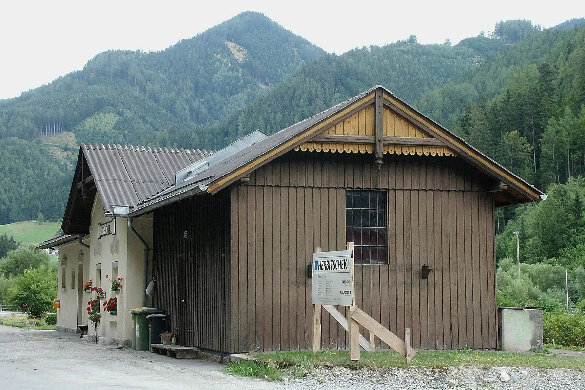 Bahnhof Thoerl 2003 2