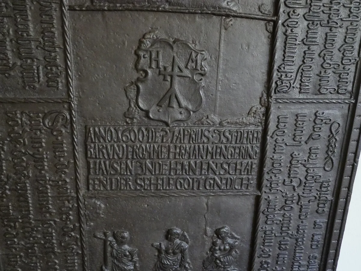 Beringhausen St. Markus Grabplatte, Detail