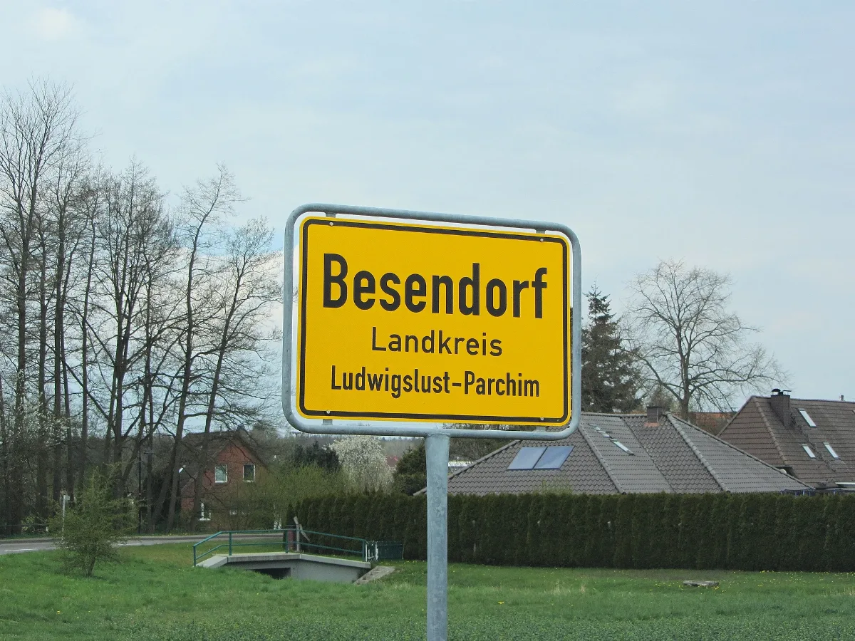 Besendorf Ortsschild 2012 04 25 041