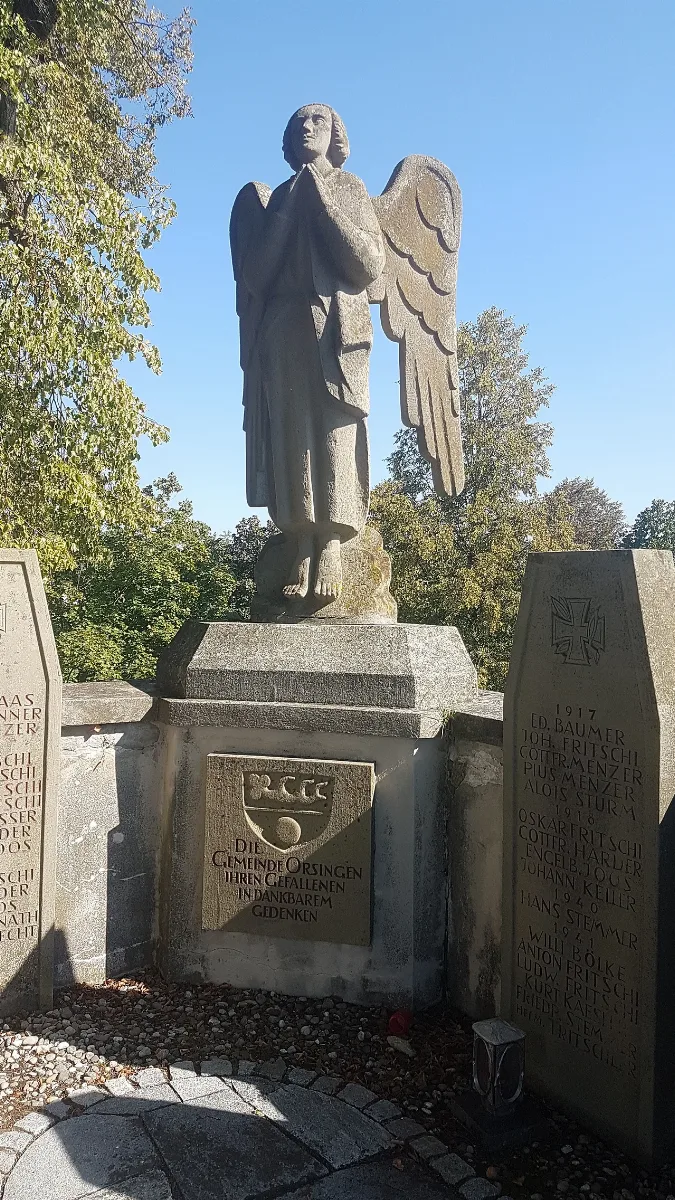 Betender Engel Als Zweites Kriegerdenkmal Der Beiden Weltkriege Auf Dem Orsinger Friedhof
