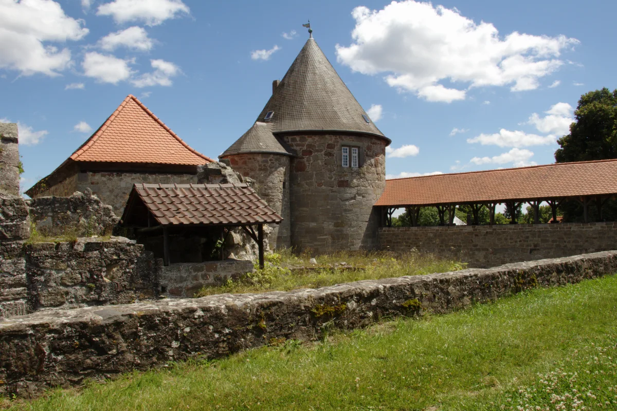 Breitenbach Am Herzberg Burg Herzberg Gerichtsturm