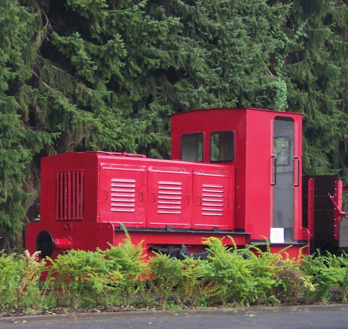 Bröhltalbahn Lokomotive Denkmal Hangelar