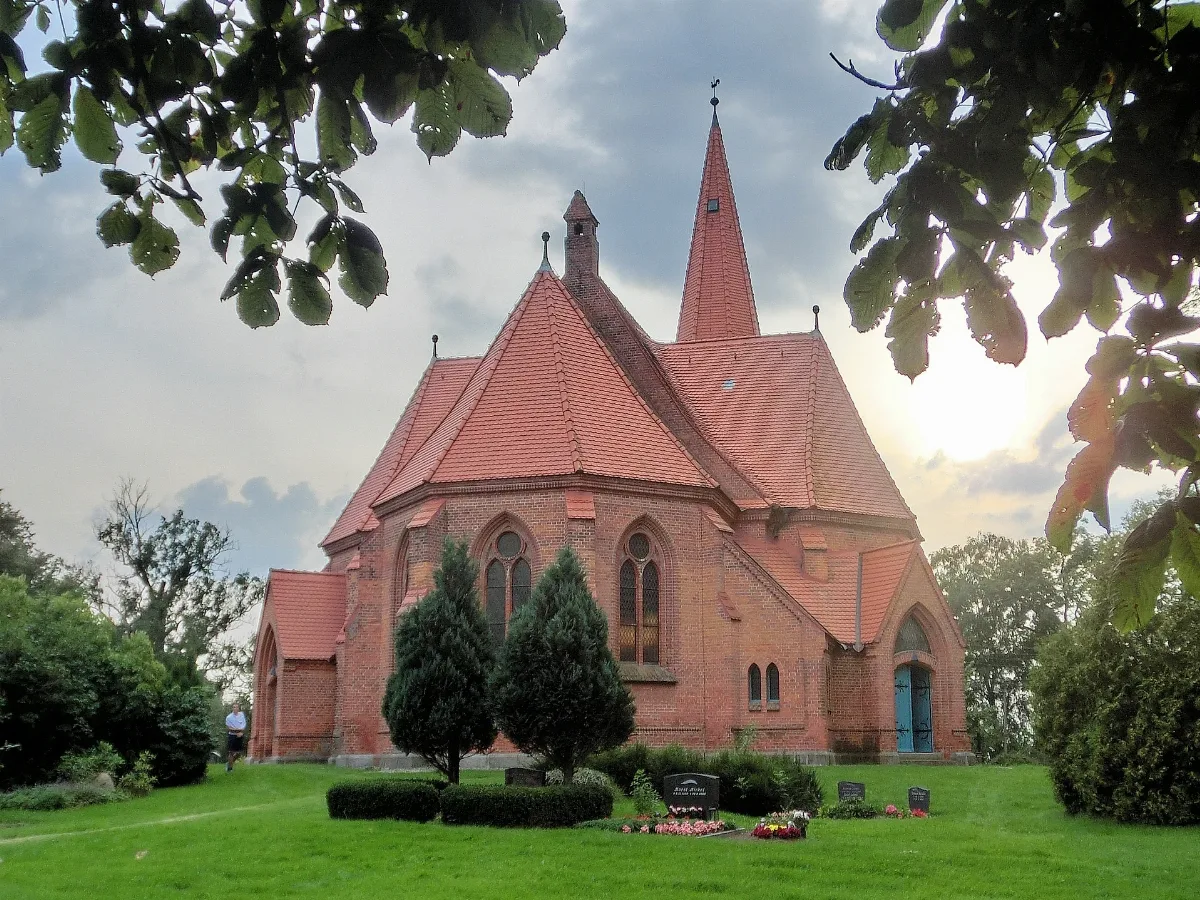 Buchholz Kirche Ostansicht 2011 08 17