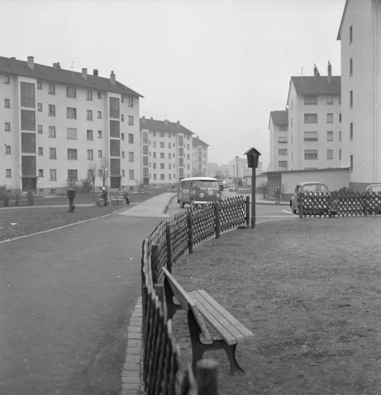 Bundesarchiv B 145 Bild F011895 0005, Karlsruhe Mühlburg, Stadtsanierung