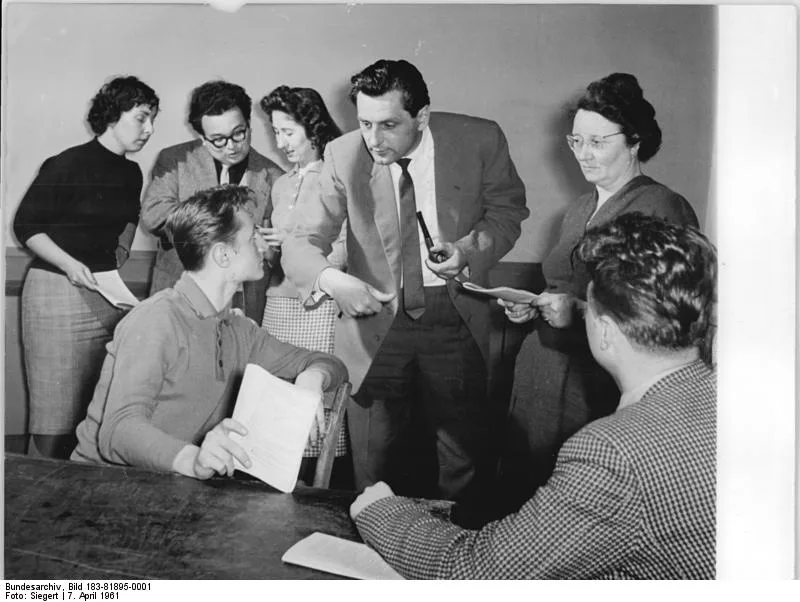 Bundesarchiv Bild 183 81895 0001, Gröditz, Mitglieder Einer Laienspielgruppe