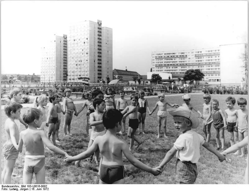 Bundesarchiv Bild 183 L0616 0002, Erfurt, Neubaugebiet Johannesplatz, Wohnblocks, Wohnhochhaus