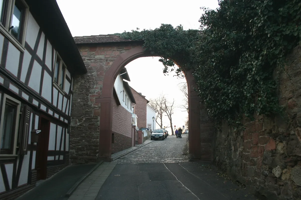 Burg Windecken Ausseres Tor