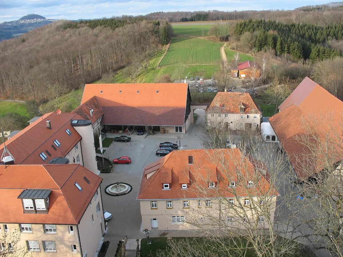 Burganlage Mit Hotel Staufeneck Von Der Spitze Des Burgfrieds Aus Panoramio