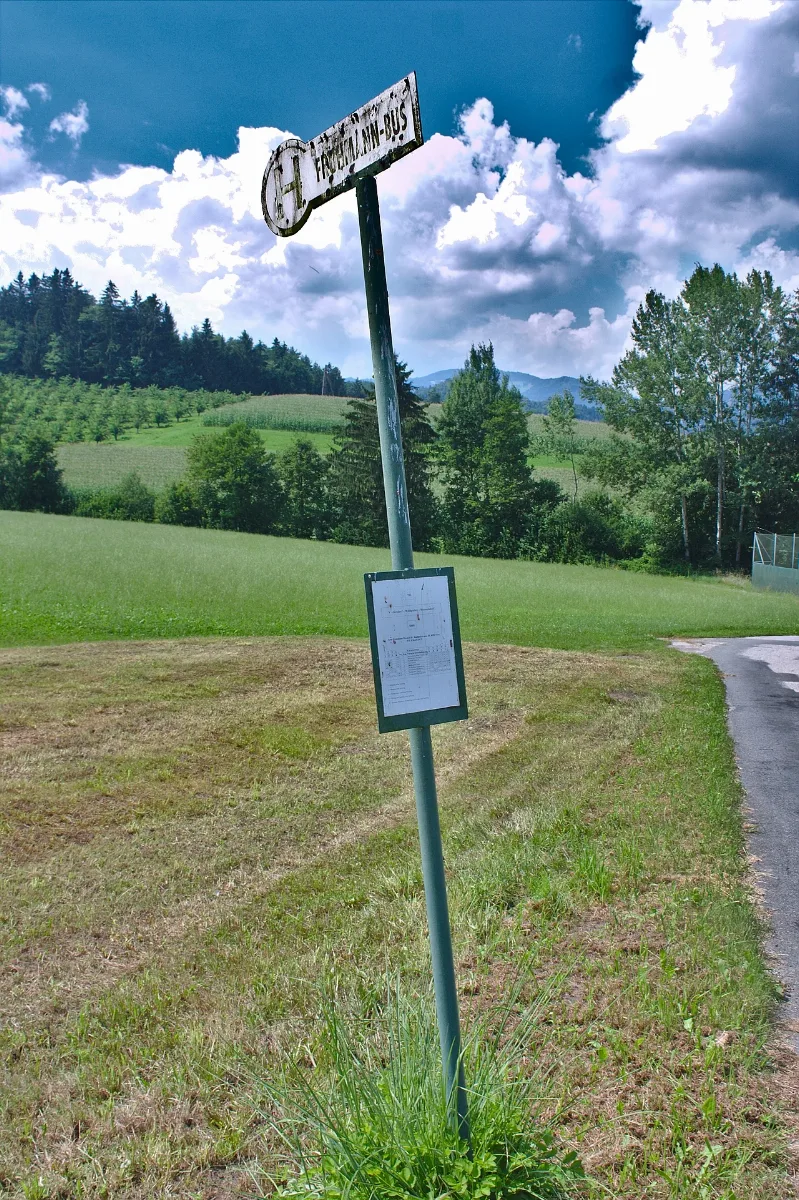 Bushaltestelle Vordersdorf Glashüttenstraße