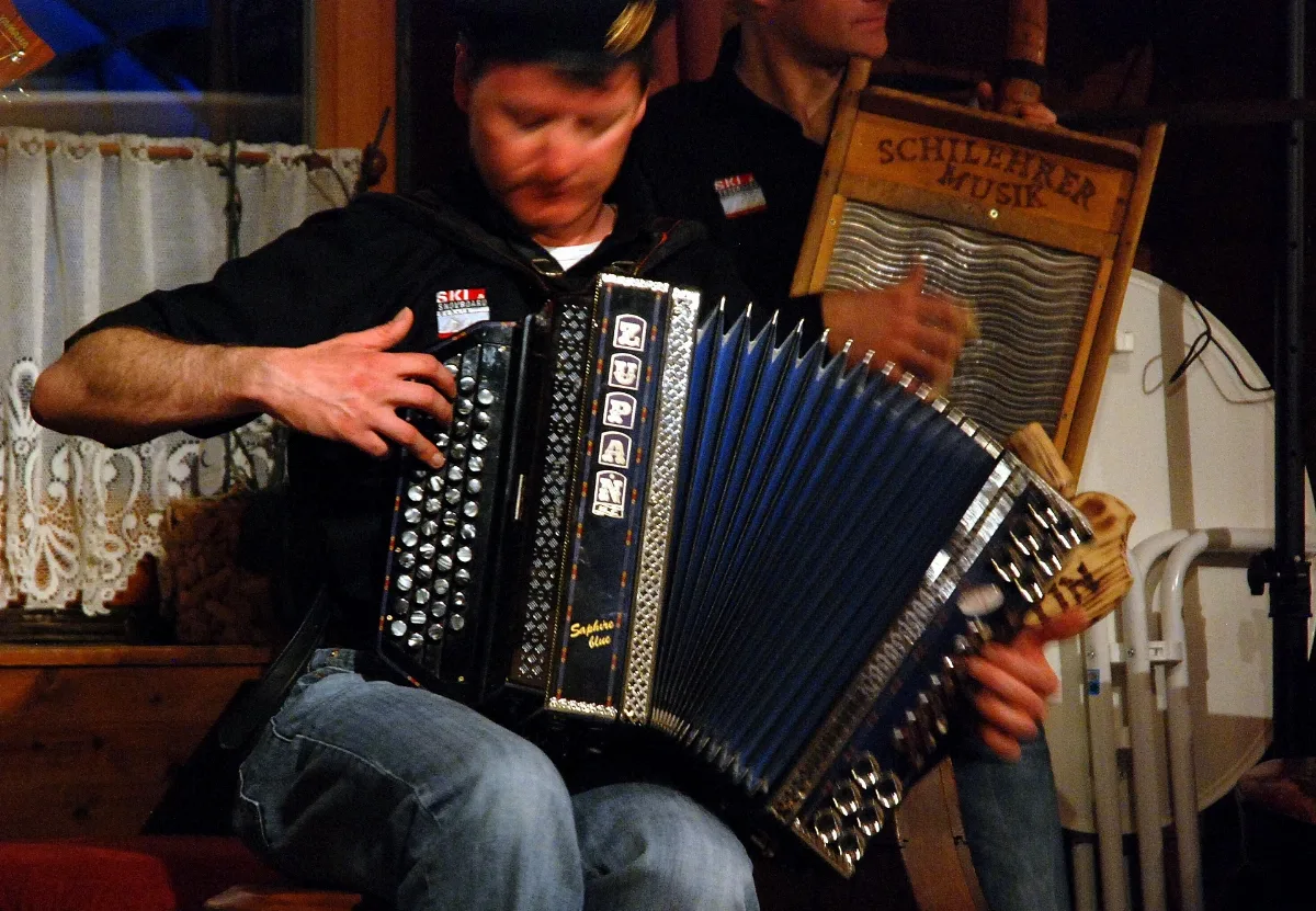Button Accordion Player