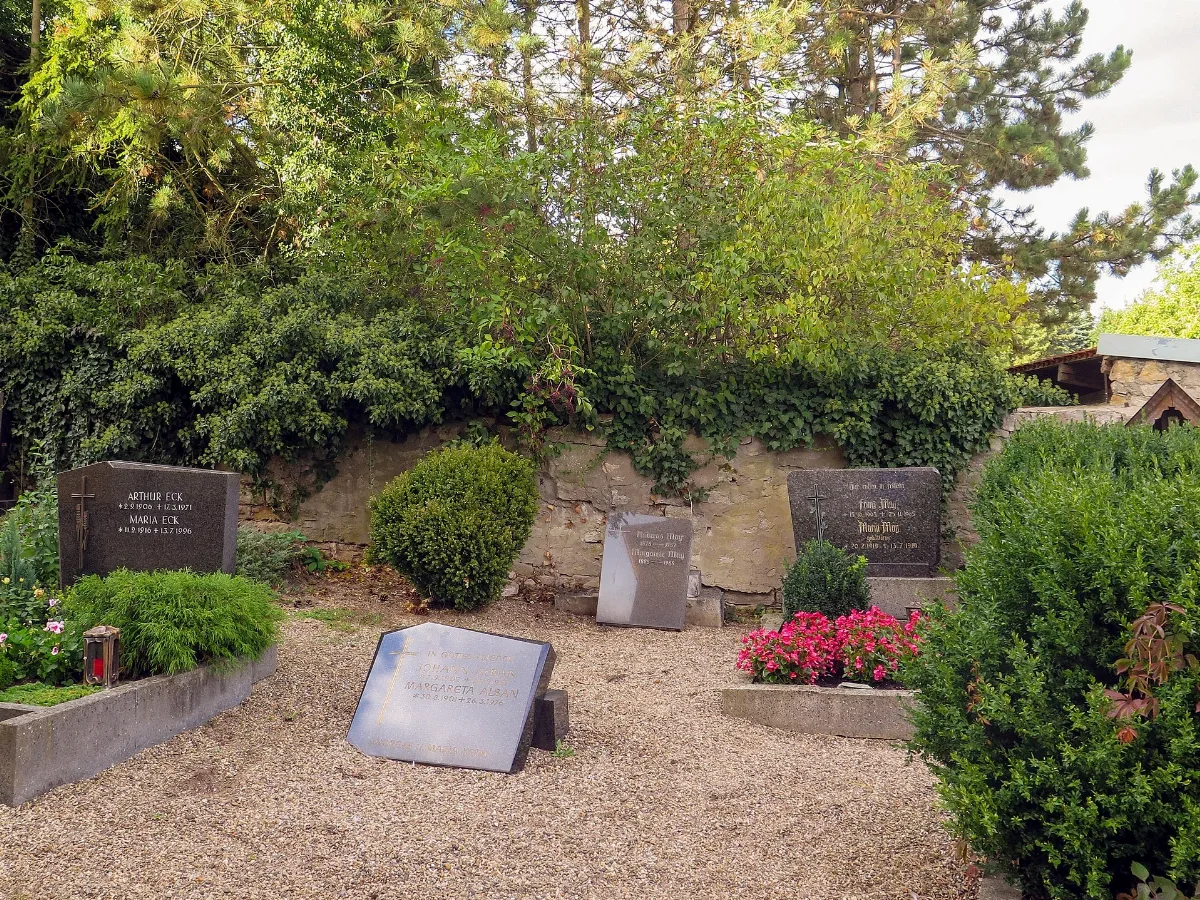 D 6 74 139 3 Friedhof