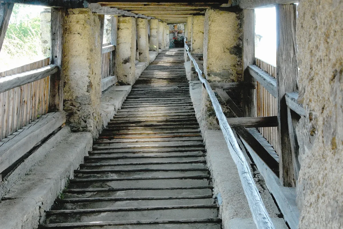 Deutsch Griffen Ueberdachte Treppe Zur Pfarrkirche 2062007 01