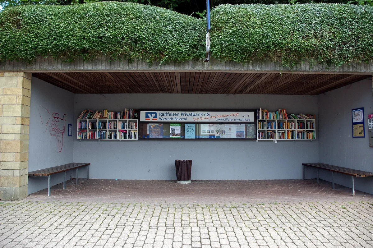 Dielheim Horrenberg Bushaltestelle Mit Öffentlicher Bücherschrank 2019 06 23 12 59 55
