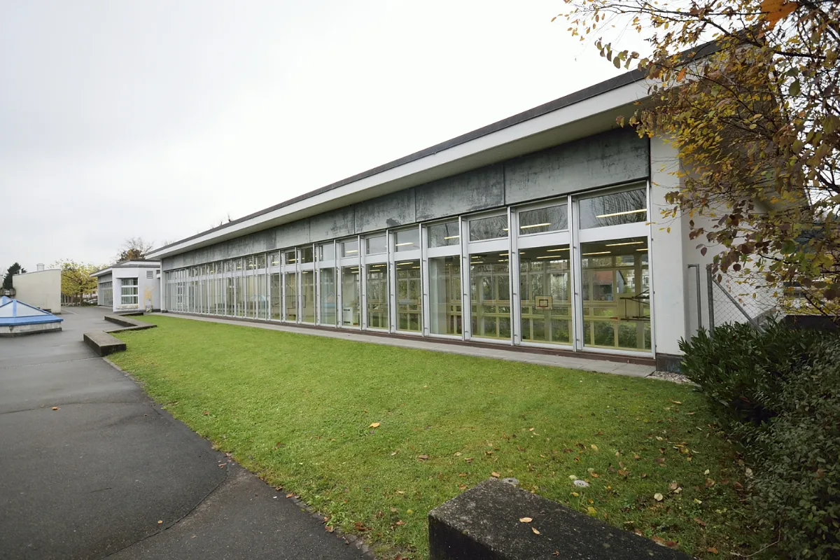 Doppelturnhalle B C