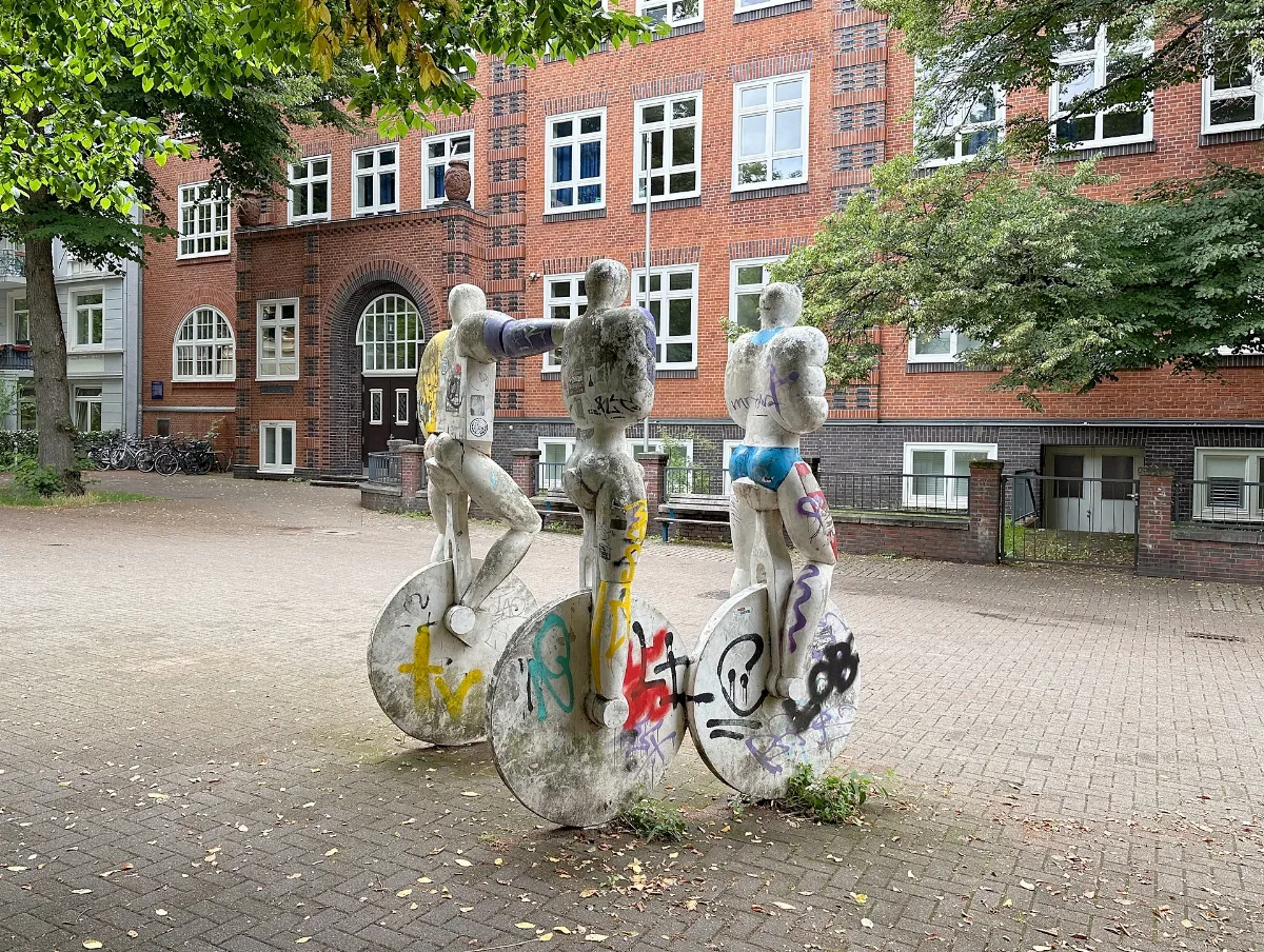Drei Einradfahrer In Der Balance In Hamburg Eimsbüttel (5)