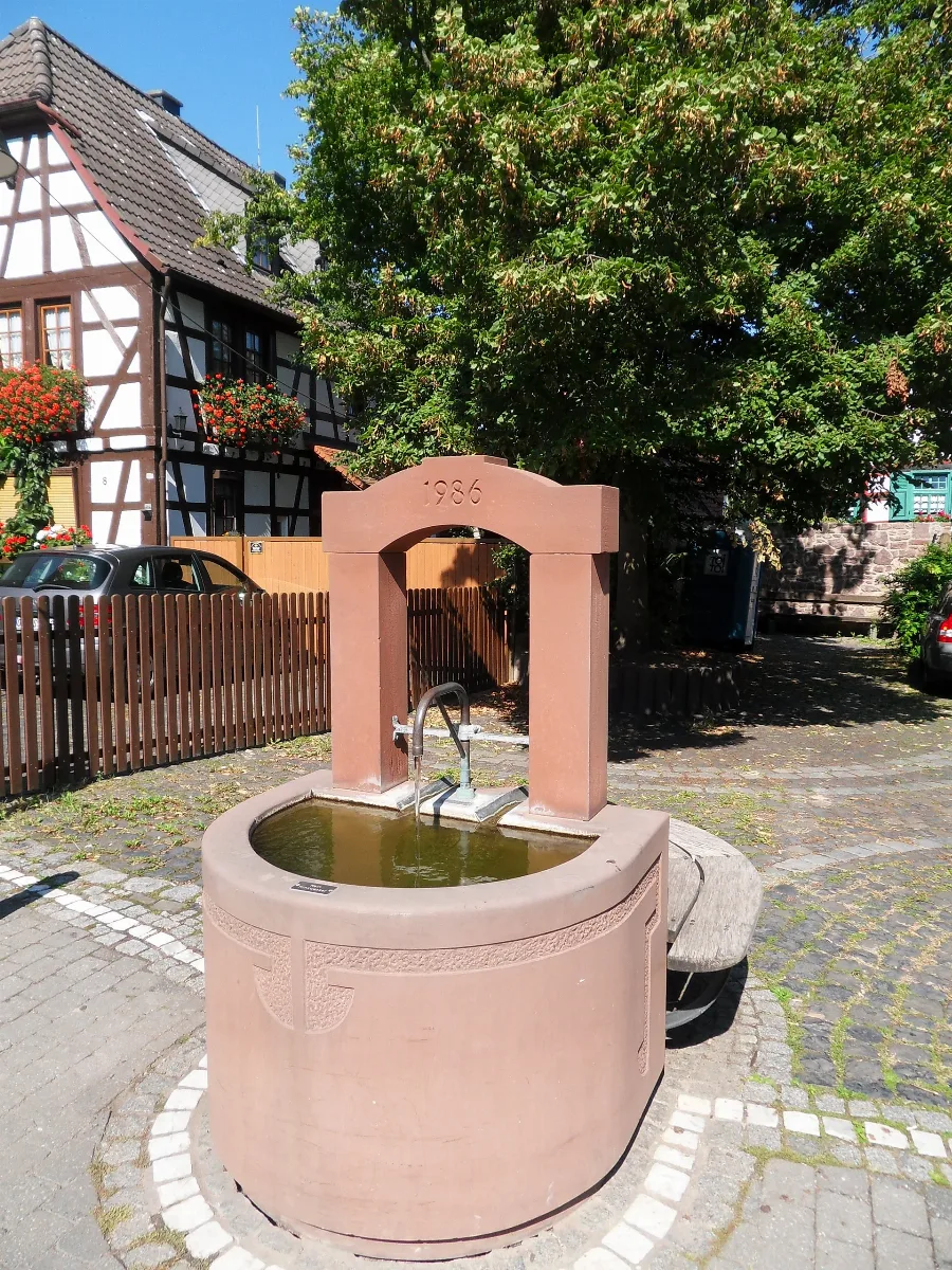 Dreieichenhainobertorbrunnen1986