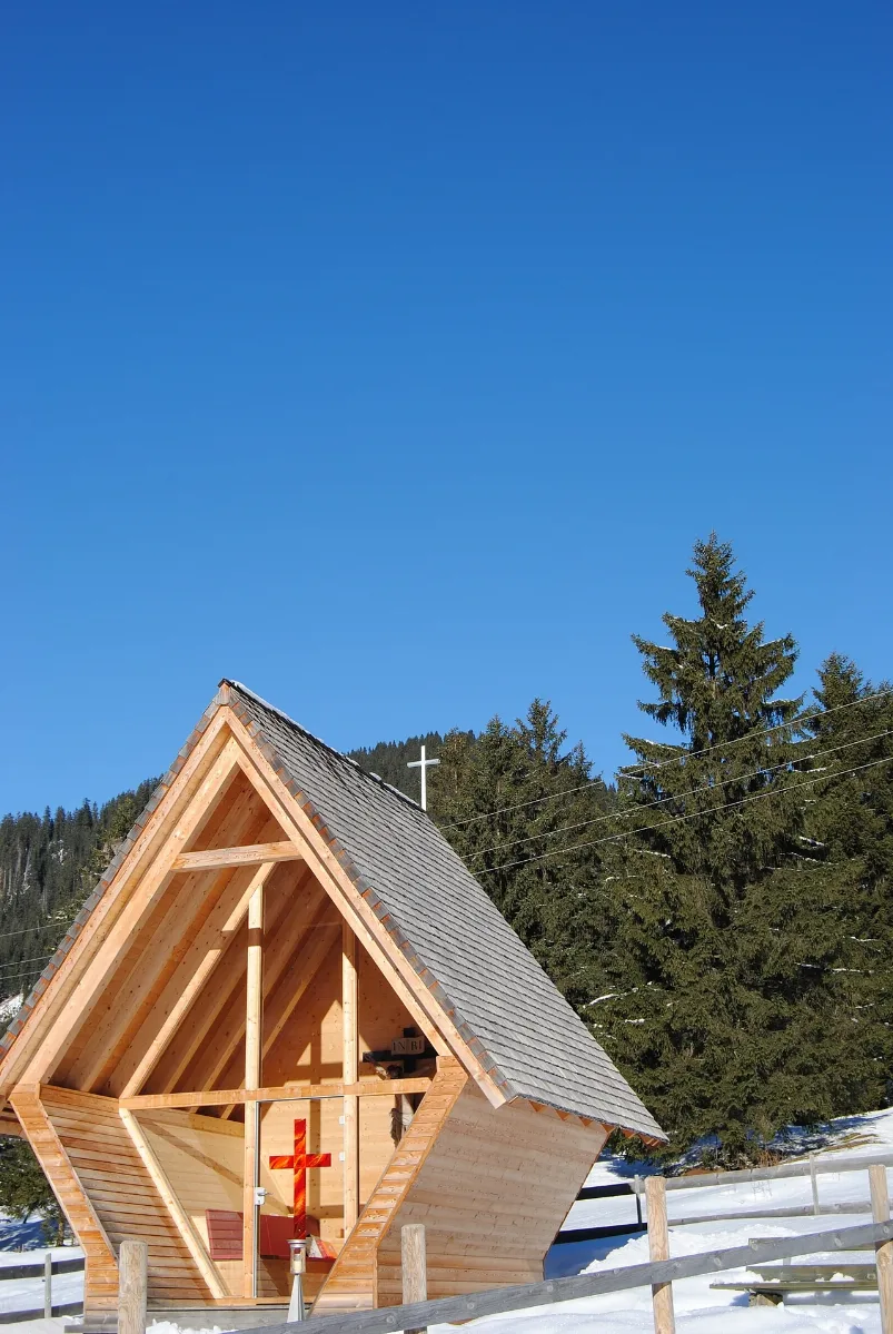 Dreikreuzkapelle Nesselwängle, Carschten Stitch 7