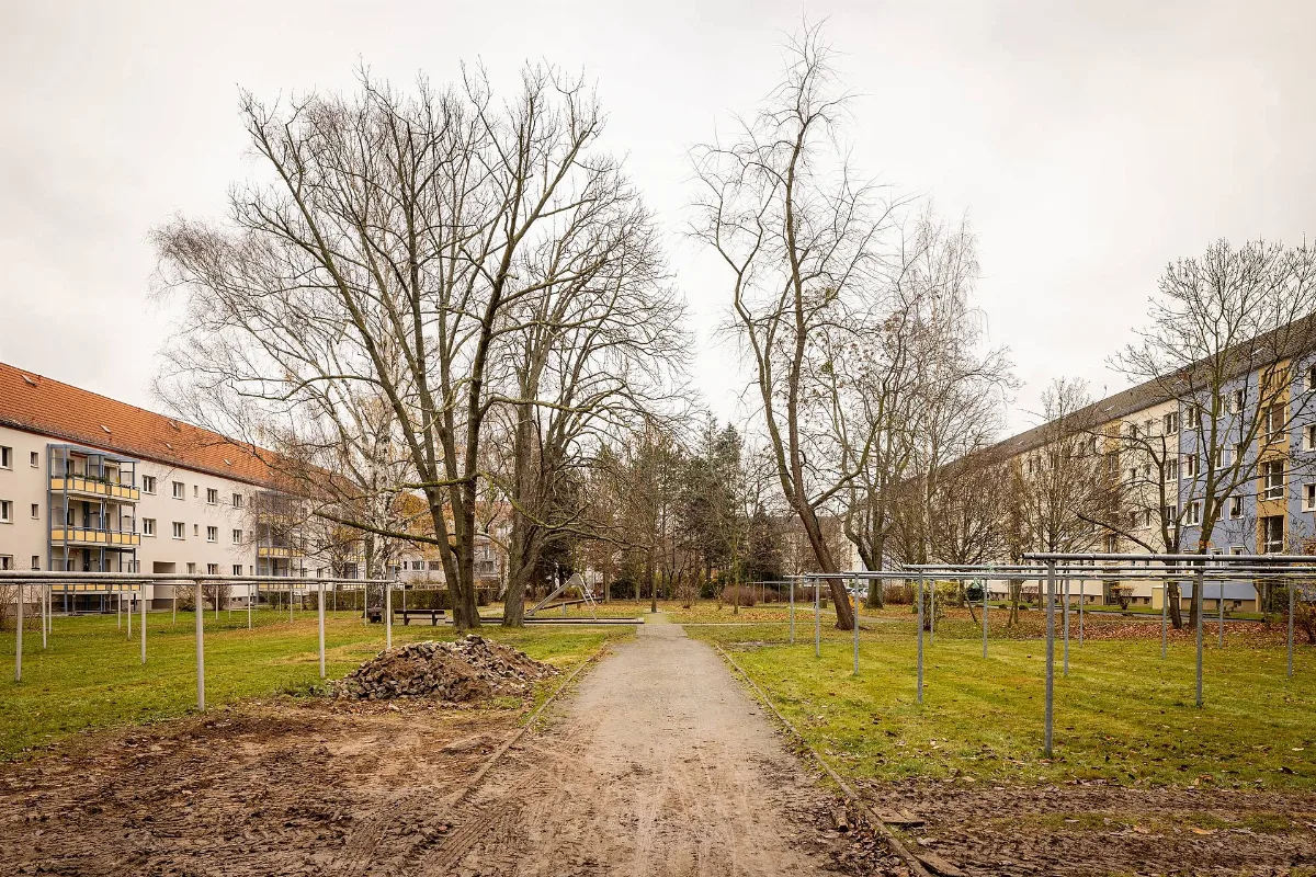 Dresden, Kleinzschachwitzer Straße 16 26, Weißdornstraße 15 27, 17.6.2.40 010646