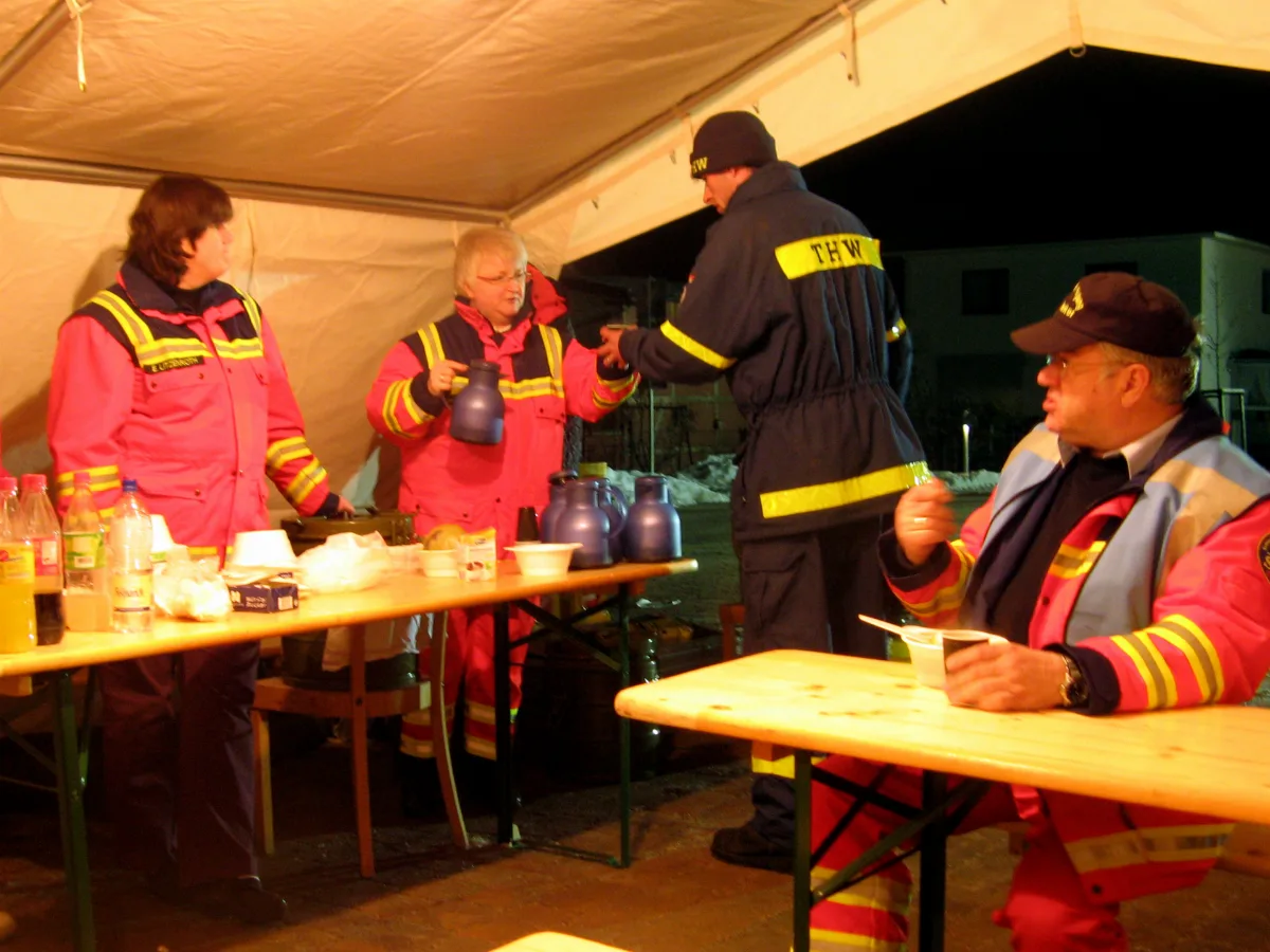 Drk Betreuungsgruppe Reinfeld Einsatz Hochwasser Herrenteich 2010