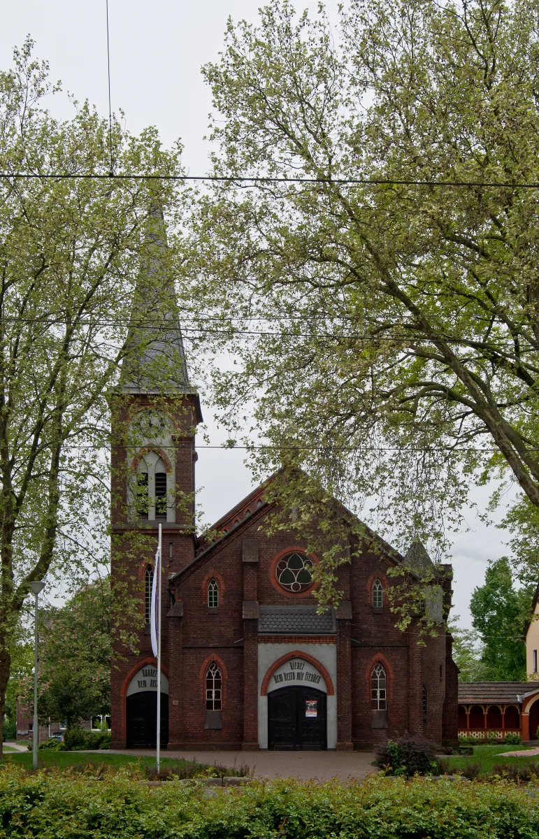 Duisburg, Aldenrade, Ev. Kirche, 2012 05 Cn 02