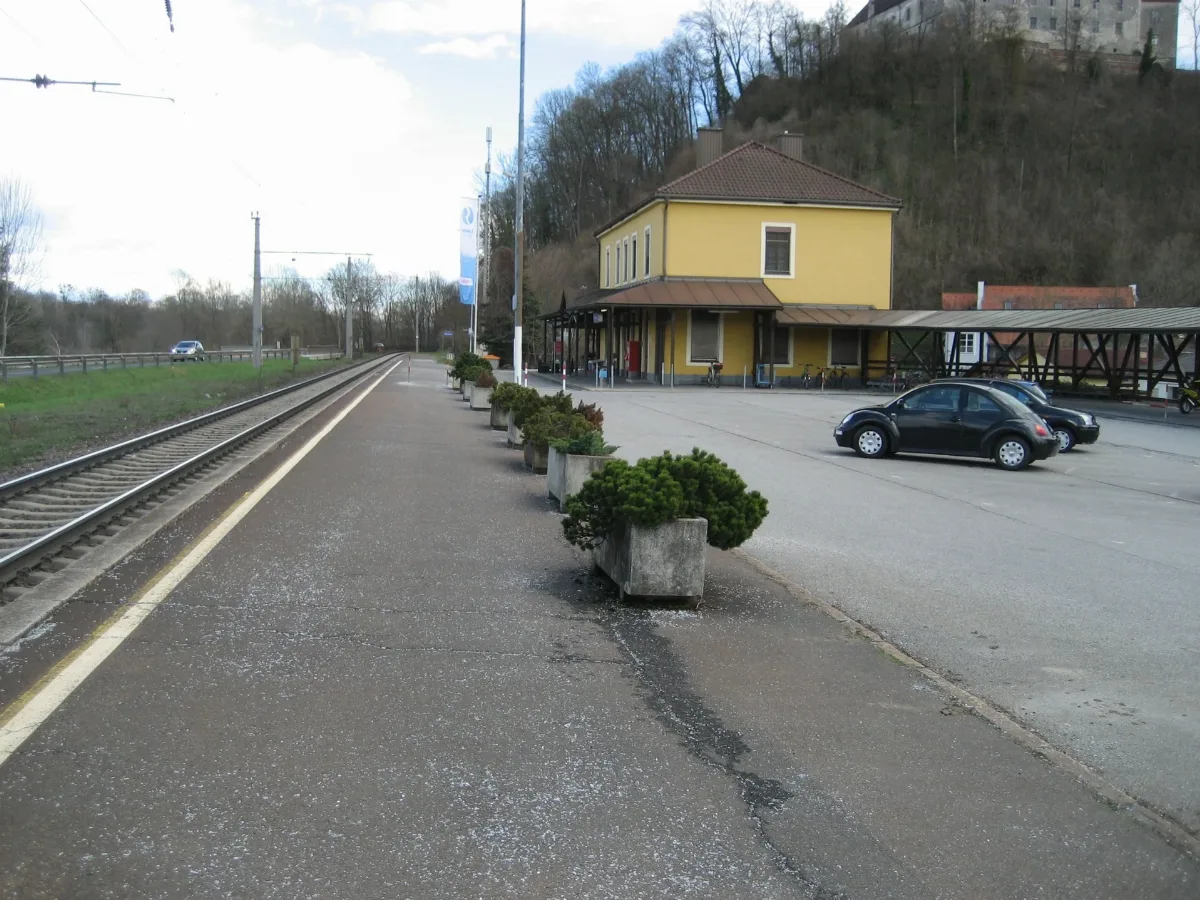 Ehrenhausen Bf 03