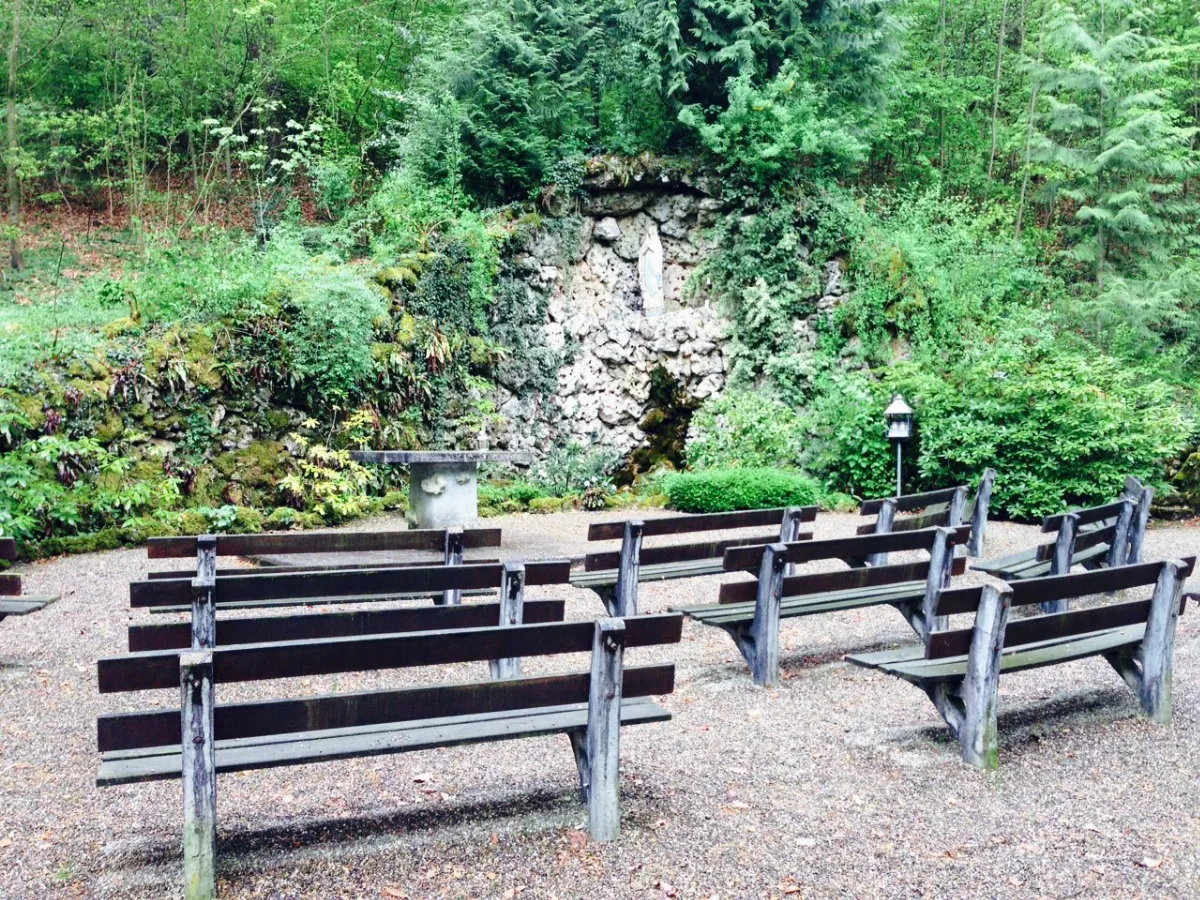 Eiken Lourdes Grotte (4)
