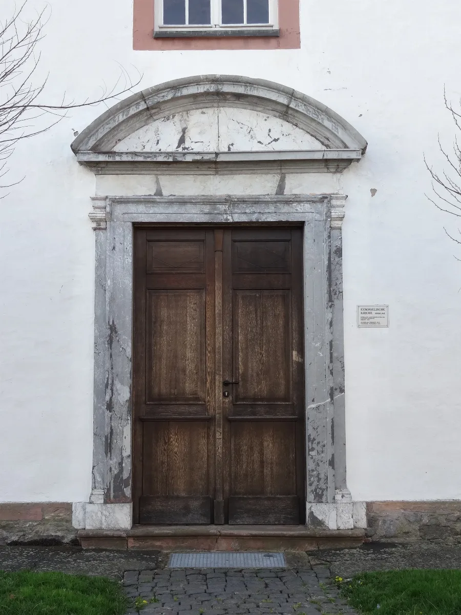 Evangelische Kirche Birklar Südportal 01