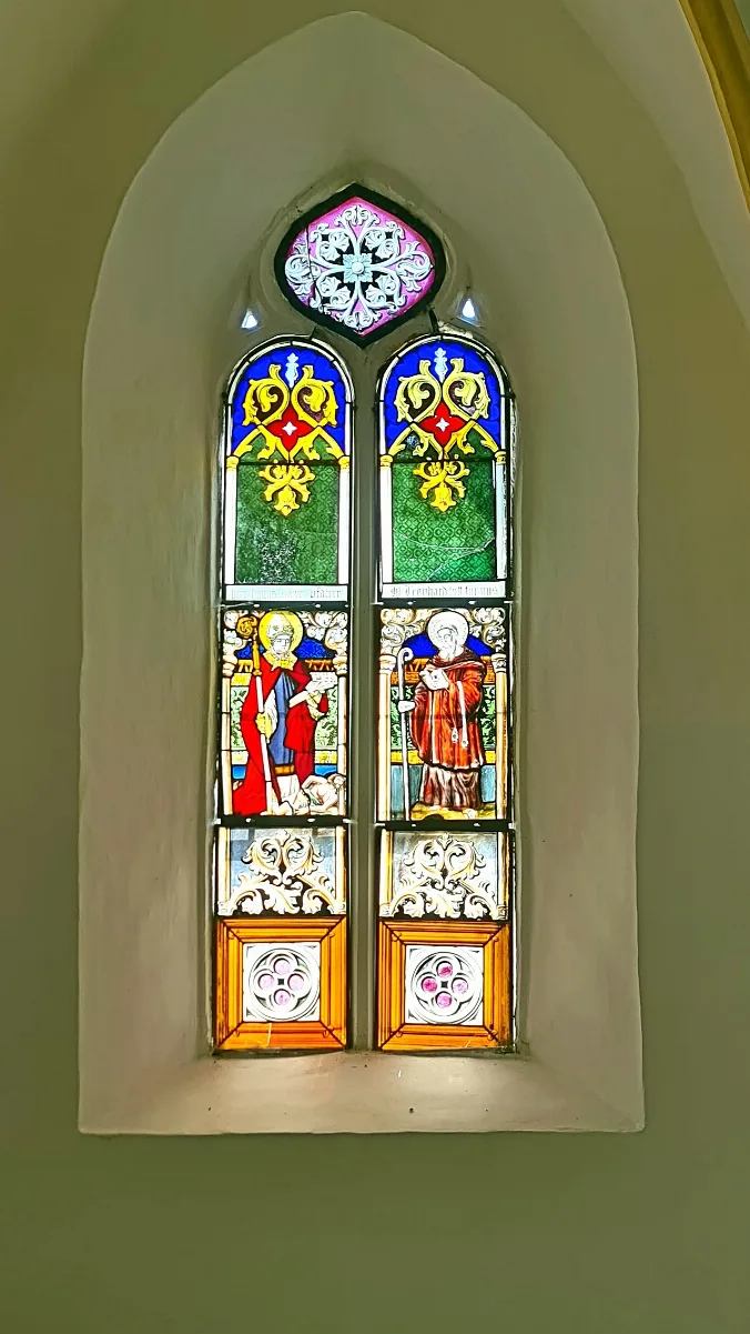 Filialkirche St. Valentin (Bergham, Otterfing) Chorfenster