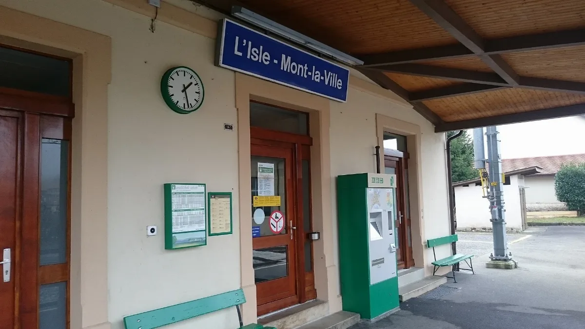 Gare De L'isle Quai Principal