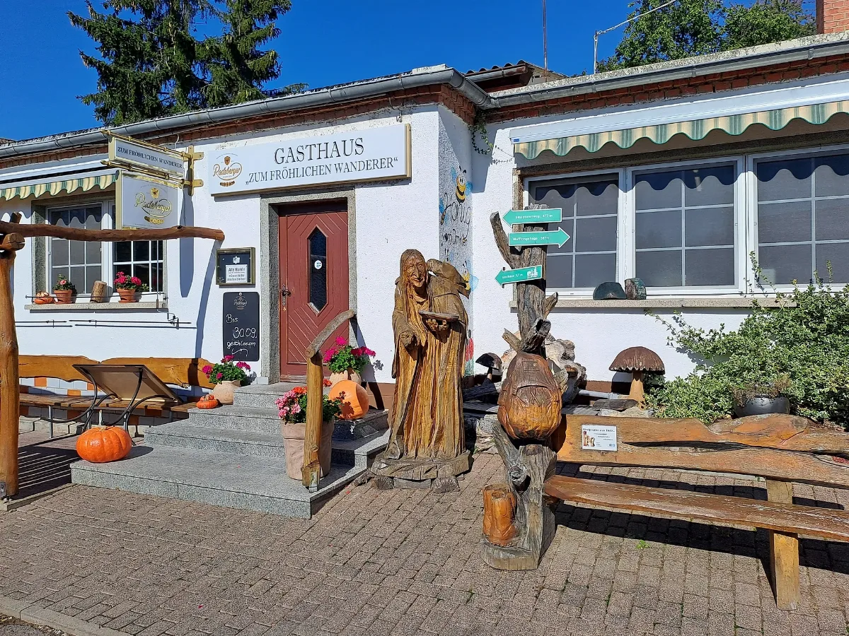 Garnbach, Gasthaus Zum Fröhlichen Wanderer 01
