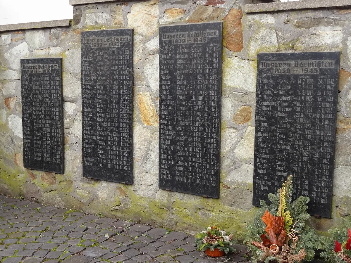 Gedenkstätte (Bruchenbrücken) 06