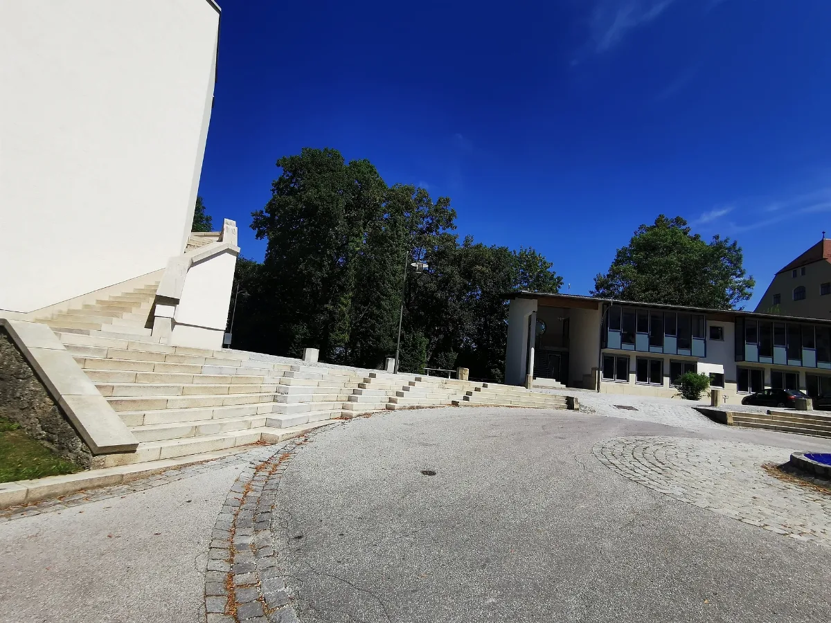 Ger — By — Lkr. Rosenheim — Neubeuern — Schlossstraße 20 (Schloss Neubeuern — Rondell, Neubau) 2020