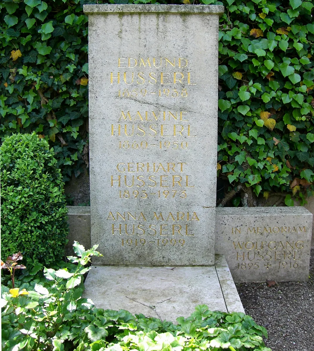 Grabmal Edmund Husserl Freiburg Günterstal