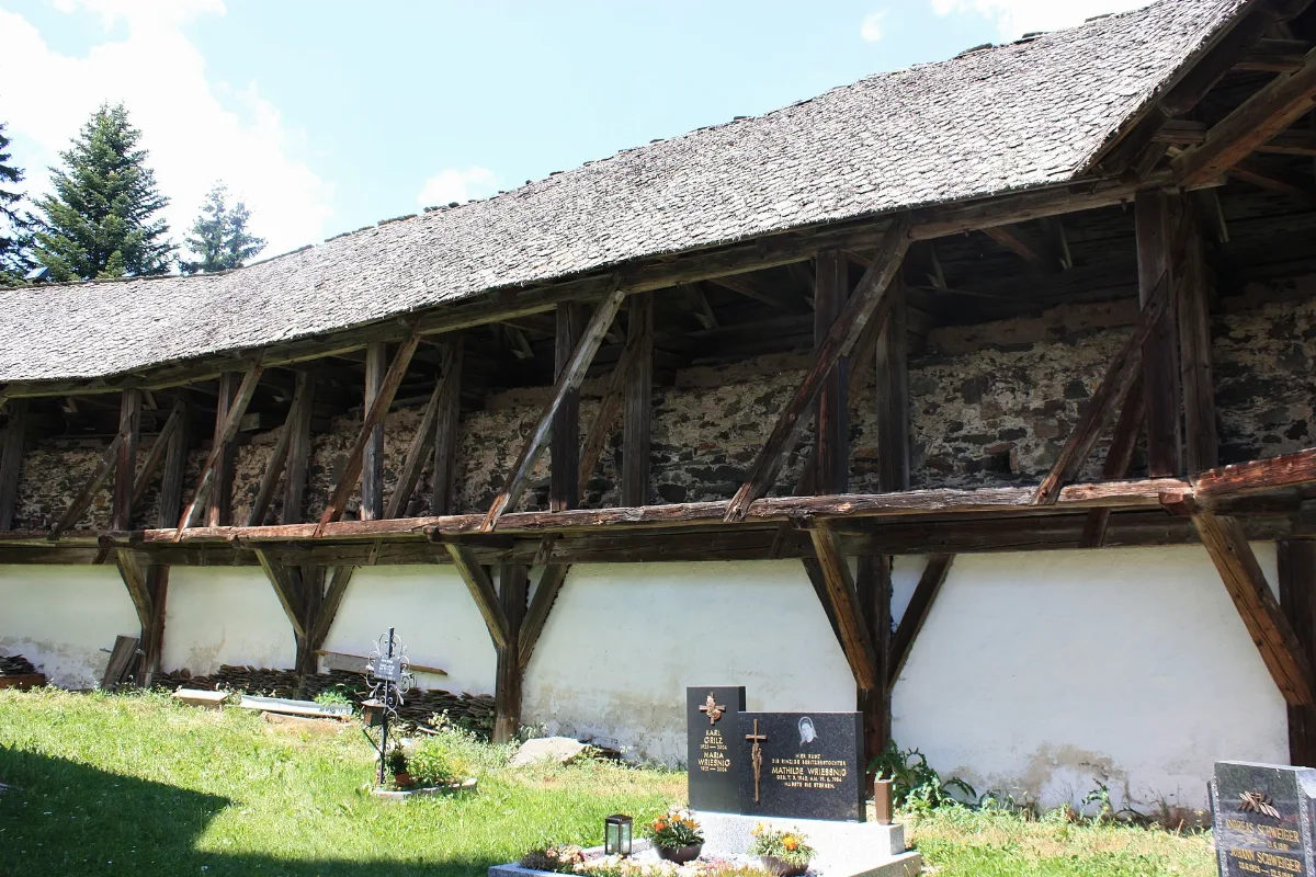 Grafenbach Kirche Wehrmauer